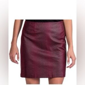 Amanda & Chelsea Faux Leather Snakeskin Mini Skirt Burgundy Black Size 4